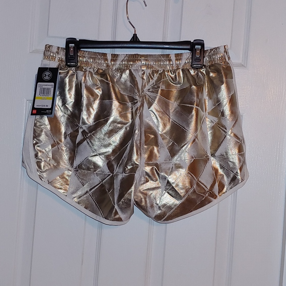 Under Armour Shorts Size Medium - Picture 2 of 3
